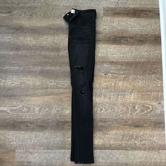 Hollister Jeans - Picture 2 of 11